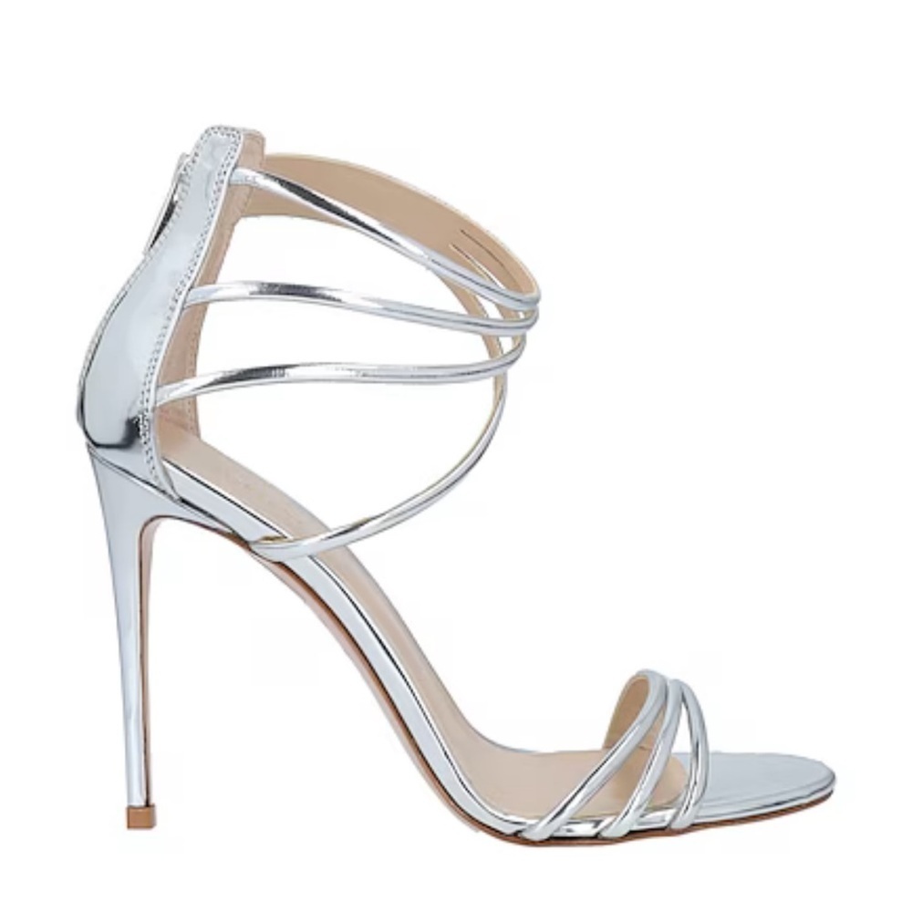 Le Silla silver sandals heels size 37. New without box